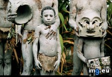 Tags: asaro, mudmen (Pict. in National Geographic Photo Of The Day 2001-2009)