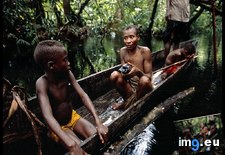Tags: congo, family (Pict. in National Geographic Photo Of The Day 2001-2009)