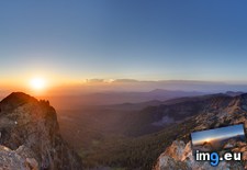 Tags: amazing, brokeoff, horizon, lassen, mountaintop, sun, volcanic, watch (Pict. in My r/EARTHPORN favs)