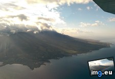 Tags: company, heading, helicopter, maui, oahu, plane, shot, snapped, usa, west (Pict. in My r/EARTHPORN favs)