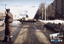 Tags: funny, how, supposed, tank (GIF in My r/FUNNY favs)