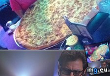 Tags: funny, giant, ian, malcolm, pizza, theory (Pict. in My r/FUNNY favs)