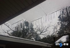 Tags: ice, roof, sheets, sliding, slowly, tin (Pict. in My r/MILDLYINTERESTING favs)