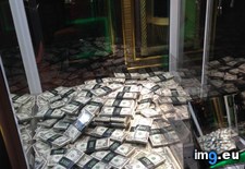 Tags: claw, machine, prizes, stacks (Pict. in My r/MILDLYINTERESTING favs)
