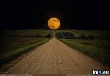 Tags: headed, moon (Pict. in My r/PICS favs)