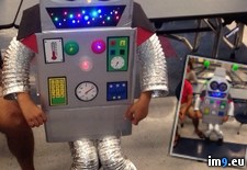 Tags: dad, delivered, for, halloween, nephew, robot, wanted (Pict. in My r/PICS favs)