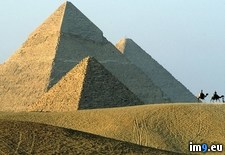 Tags: giza, pyramids (Pict. in National Geographic Photo Of The Day 2001-2009)