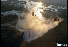 Tags: falls, flight, victoria (Pict. in National Geographic Photo Of The Day 2001-2009)