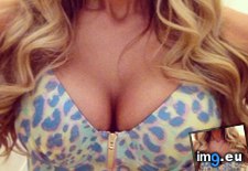 Tags: busty, teen (Pict. in Cleavage)