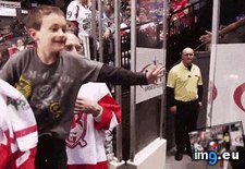 Tags: day, gifs, hockey, kids, making, player (GIF in My r/AWW favs)