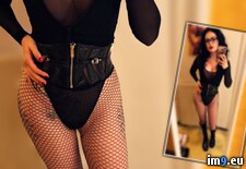 Tags:  (Pict. in Lady Blackdiamoond latexdomina melkt Sklave Benjamin fiegl dem Schwanz ab)