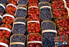 Tags: blueberries, market, strawberries (Pict. in Beautiful photos and wallpapers)