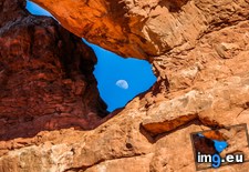 Tags: 1920x1280, arch, arches, moon, national, park, utah (Pict. in My r/EARTHPORN favs)