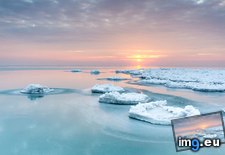 Tags: chicago, frozen, lake, michigan, sunrise (Pict. in My r/EARTHPORN favs)
