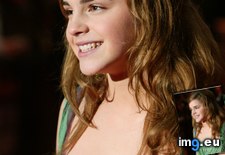 Tags: dress004, emma, green, j4vhs1x, photo, res, watson (Pict. in Emma Watson Photos)