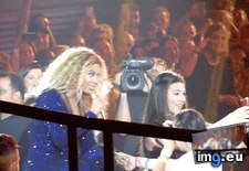 Tags: beyonce, funny, photobomb (GIF in My r/FUNNY favs)