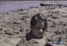 Tags: funny, hydrant, sand (GIF in My r/FUNNY favs)