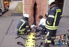 Tags: american, campus, exchange, funny, statue, stuck, student, vagina (Pict. in My r/FUNNY favs)