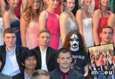 Tags: awkward, funny (Pict. in My r/FUNNY favs)