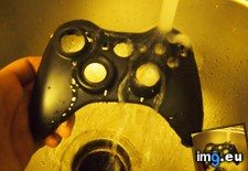 Tags: controller, friend, gaming, xbox360 (Pict. in My r/GAMING favs)
