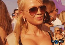 Tags: boobs, bouncing, extra, gifs, give, oomph (GIF in Boobies)