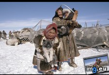 Tags: family, nenets (Pict. in National Geographic Photo Of The Day 2001-2009)