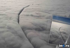 Tags: airplane, clouds, slices (Pict. in My r/PICS favs)