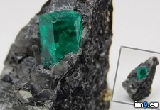 Tags: emerald, raw (Pict. in My r/PICS favs)