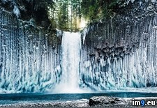 Tags: freezes, mist, waterfall (Pict. in My r/PICS favs)