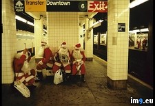 Tags: santas, subway (Pict. in National Geographic Photo Of The Day 2001-2009)