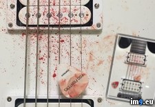 Tags: dave, grohl, guitar, practice, wtf (Pict. in My r/WTF favs)