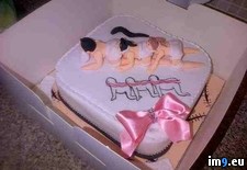 Tags: bow, cake, finishes, nicely, off, pink, wtf (Pict. in My r/WTF favs)